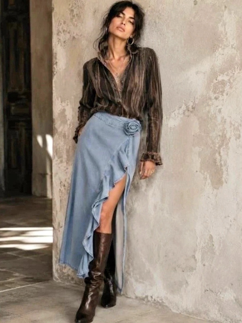 Chelsea & Violet Ruffle Denim Midi Skirt Light Wash Size 0 Boho Y2K Faded Dye